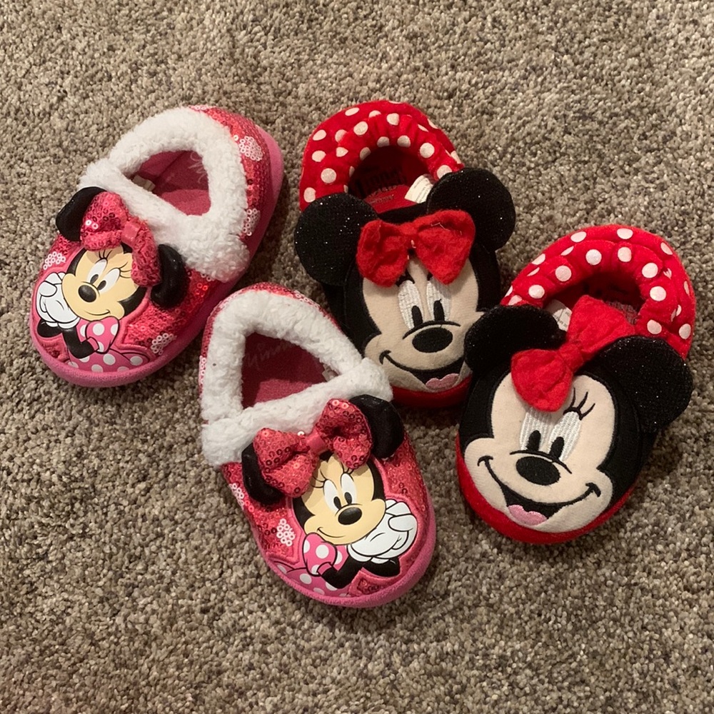 Toddler size 7-8 slippers Minnie Mouse
